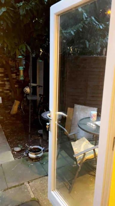 Deluxe Garden Apartment London Exterior photo